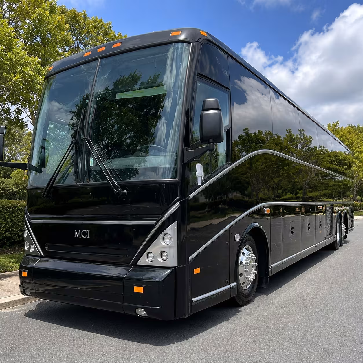 construction and worksite shuttle buses in loveland colorado