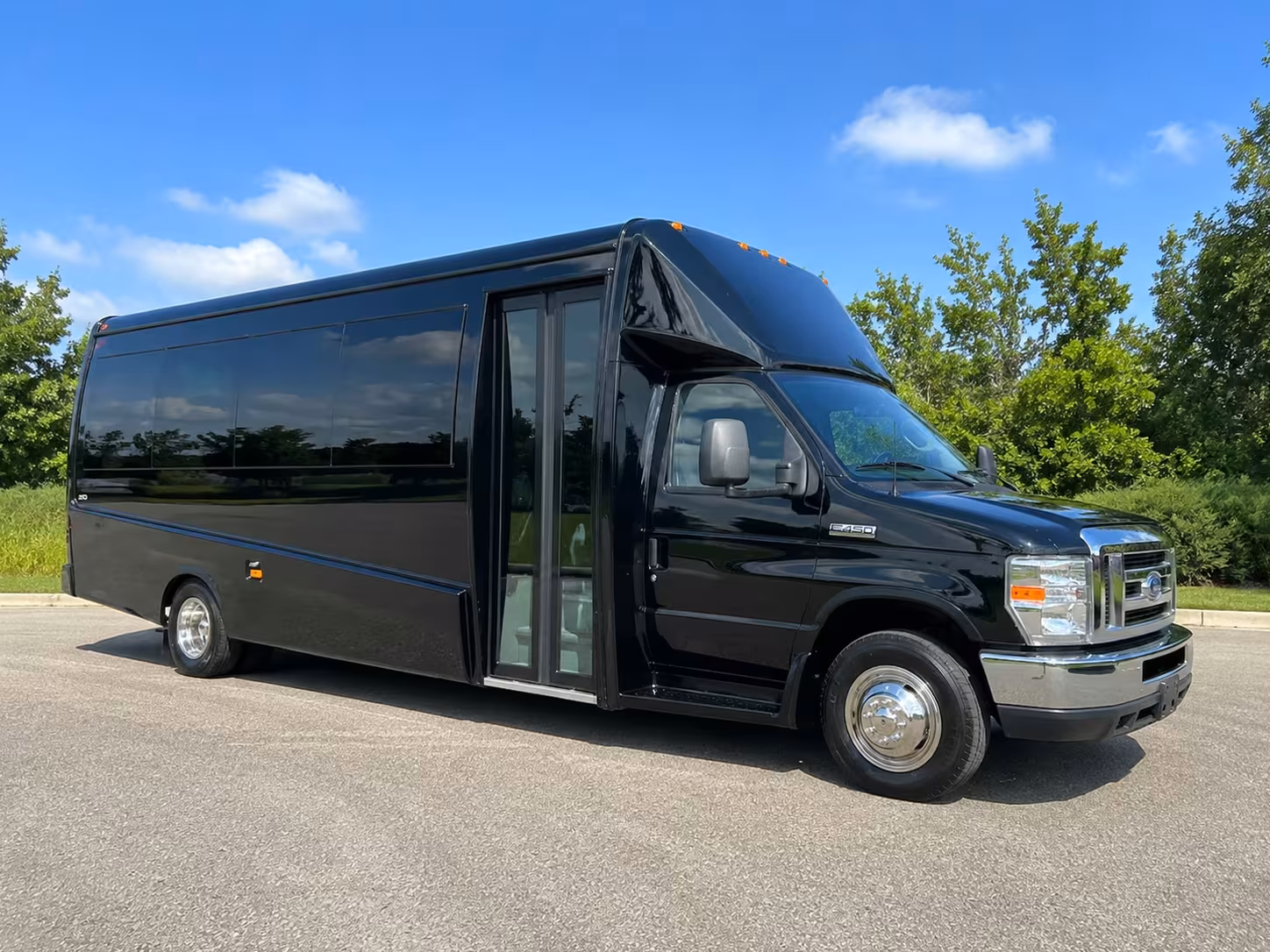 minibus rentals from loveland to fort collins concerts